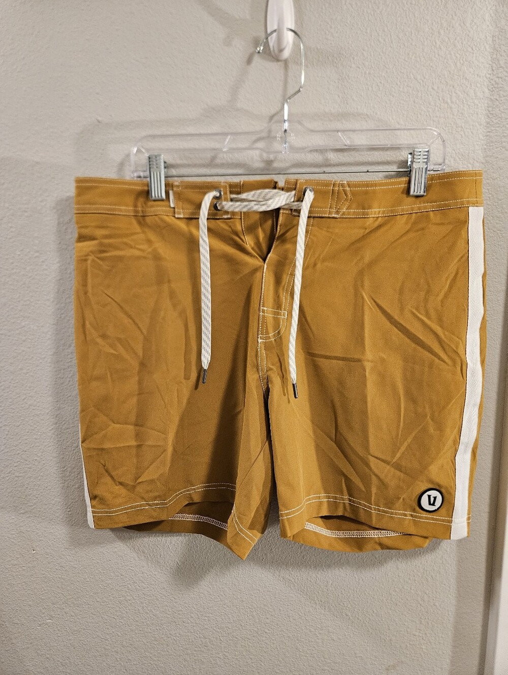 Vuori Puerto Boardshort Men Size 33 Dark Golden Yellow Swim Trunks - Picture 2 of 7